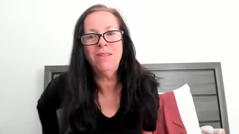 verysassypeachgoddess online show from December 18, 3:40 pm