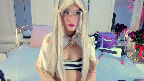 Vesper Velvet  online show from February 21, 9:40 pm