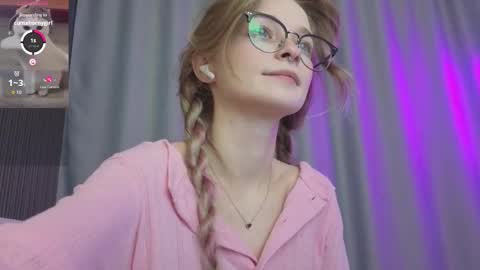 Snapshot of vialeta_baby chatting on September 24, 12:39 am Vi online show from September 24, 12:39 am