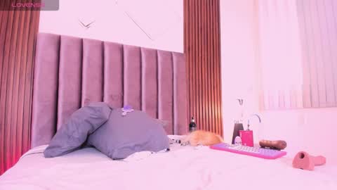 Ariana  online show from January 15, 9:45 pm