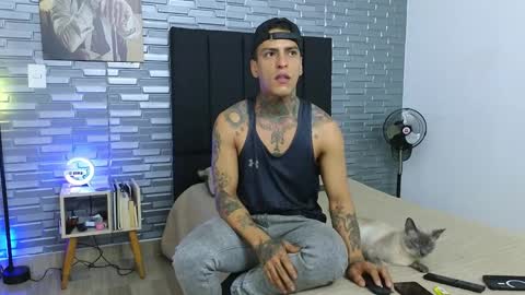 Victor cardenas online show from February 1, 9:19 pm