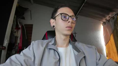 Vicent Brais online show from February 4, 2:32 pm