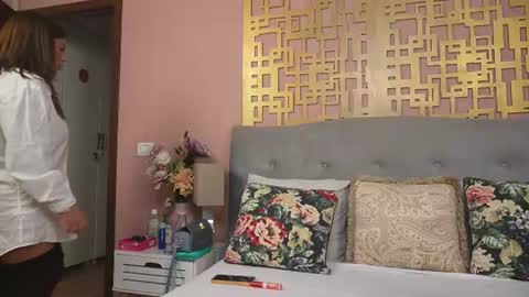 VickyHartt online show from June 17, 4:06 am