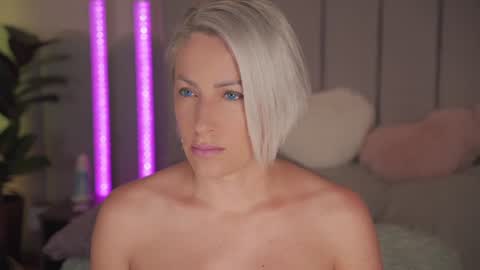 vickysecret96 online show from July 5, 5:53 pm