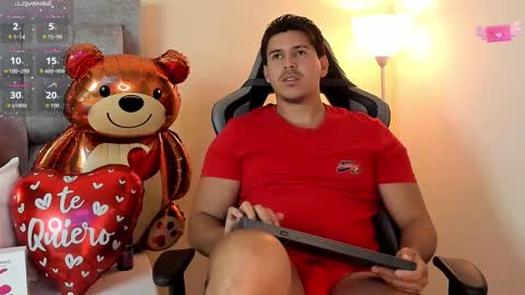 Snapshot of victor_vixen chatting on September 20, 8:01 pm victor online show from September 20, 8:01 pm