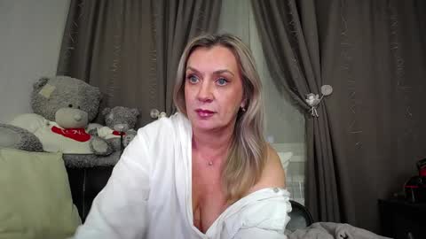 Snapshot of victoria50 chatting on December 13, 8:14 pm victoria50 online show from December 13, 8:14 pm