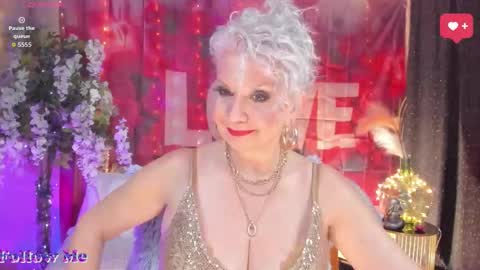 diorvictoria9 online show from February 11, 9:29 pm