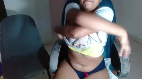 Snapshot of victoria_miler chatting on January 29, 11:25 pm VICKY online show from January 29, 11:25 pm