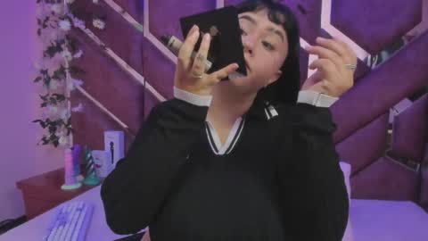 Victoria online show from February 3, 8:35 pm