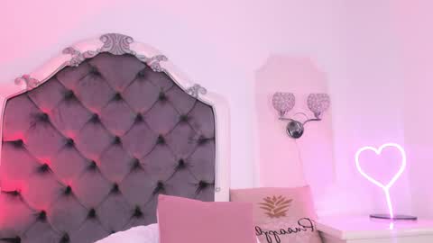 victoria_watsson online show from February 1, 3:07 pm