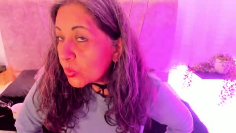 victoriaa_anderson_ online show from May 28, 5:11 pm