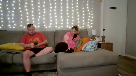 Snapshot of victoriaandjesse chatting on October 2, 4:22 am Victoria and Jesse online show from October 2, 4:22 am