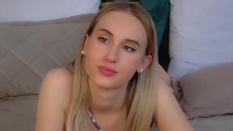 Snapshot of victoriahopson chatting on October 16, 6:40 pm Victoria online show from October 16, 6:40 pm