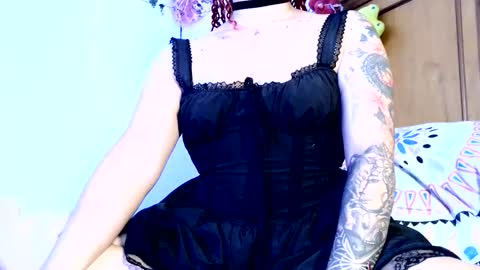 Victoria online show from May 30, 9:24 pm