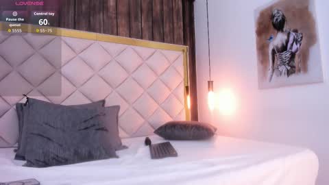 Victoria  online show from December 19, 1:39 pm