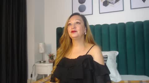 victoriaqueen_fg_ online show from September 29, 12:37 pm
