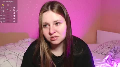 victoriassecrets_ online show from March 4, 1:28 pm