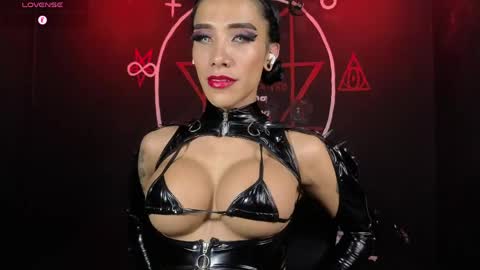 Victoria Vampire online show from May 10, 6:42 am