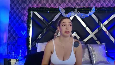 victtoria lee online show from December 18, 9:21 pm