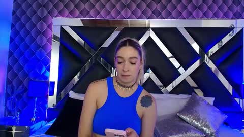 victtoria lee online show from November 25, 7:23 pm