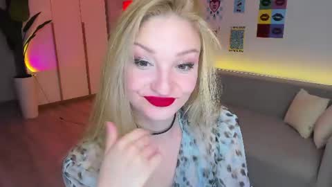 vienna_lioren online show from June 30, 5:34 pm