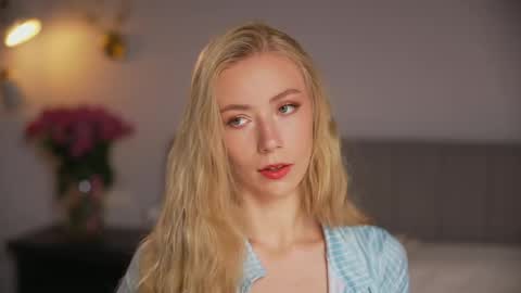 vika54784 online show from May 18, 4:40 am