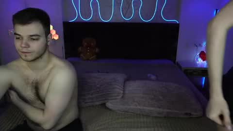 vikki and george online show from April 2, 4:09 am