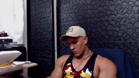 Snapshot of viktorherrera chatting on March 1, 7:15 pm Viktor Herrera online show from March 1, 7:15 pm