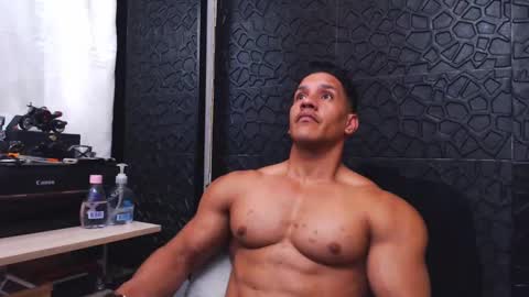 Snapshot of viktorherrera chatting on September 8, 4:50 pm Viktor Herrera online show from September 8, 4:50 pm