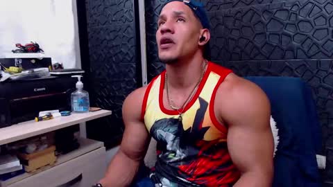 Snapshot of viktorherrera chatting on February 12, 4:22 pm Viktor Herrera online show from February 12, 4:22 pm