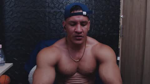 Viktor Herrera online show from December 15, 10:44 am