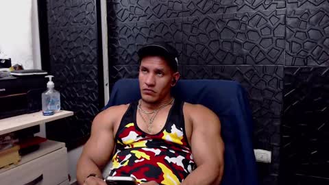 Snapshot of viktorherrera chatting on February 20, 5:20 pm Viktor Herrera online show from February 20, 5:20 pm