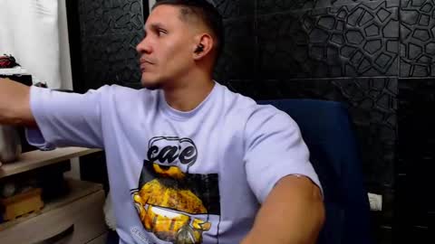 Snapshot of viktorherrera chatting on February 19, 12:35 am Viktor Herrera online show from February 19, 12:35 am