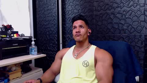 Snapshot of viktorherrera chatting on March 12, 4:24 pm Viktor Herrera online show from March 12, 4:24 pm