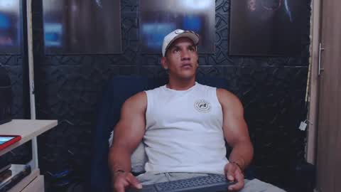 Viktor Herrera online show from April 29, 1:16 pm