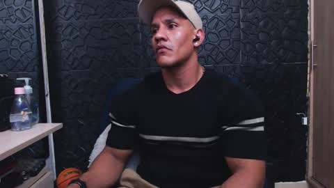 Snapshot of viktorherrera chatting on October 5, 6:11 am Viktor Herrera online show from October 5, 6:11 am
