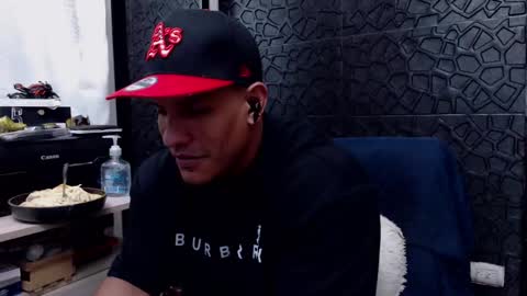 Snapshot of viktorherrera chatting on February 11, 5:18 pm Viktor Herrera online show from February 11, 5:18 pm