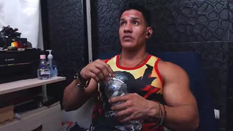 Snapshot of viktorherrera chatting on September 27, 7:44 pm Viktor Herrera online show from September 27, 7:44 pm