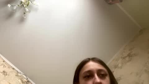 Snapshot of viktoria9898 chatting on March 7, 8:56 am Sweett online show from March 7, 8:56 am