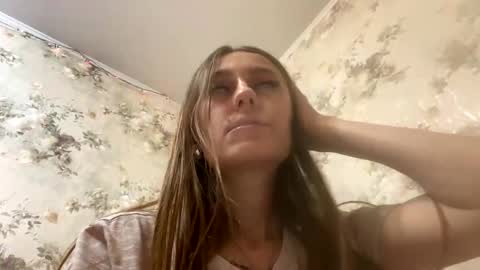 Snapshot of viktoria9898 chatting on December 27, 9:11 pm Sweett online show from December 27, 9:11 pm