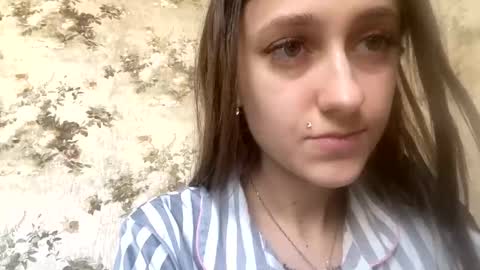 Snapshot of viktoria9898 chatting on March 10, 10:28 am Sweett online show from March 10, 10:28 am