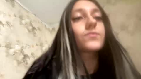 Snapshot of viktoria9898 chatting on September 9, 12:27 pm Sweett online show from September 9, 12:27 pm