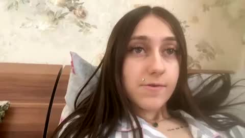 Snapshot of viktoria9898 chatting on March 11, 6:08 am Sweett online show from March 11, 6:08 am