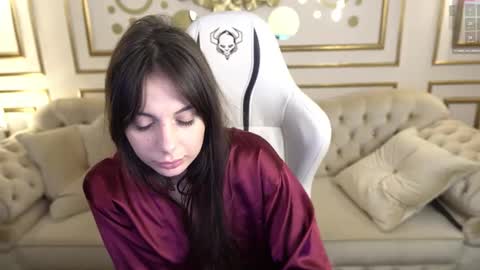 Snapshot of viktoria_storm chatting on February 16, 11:37 pm Alisa online show from February 16, 11:37 pm