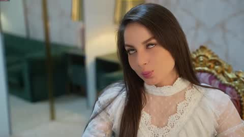 Snapshot of viktoria_storm chatting on October 11, 10:57 pm Alisa online show from October 11, 10:57 pm