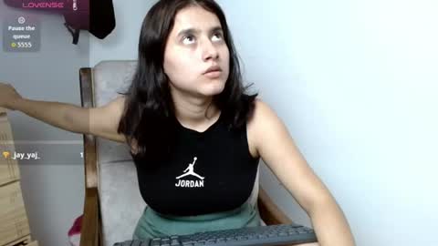 vikysexy28 online show from June 18, 10:15 pm