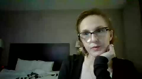 Adori online show from October 19, 4:17 am