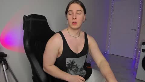 Vincent Strong online show from January 31, 8:11 am