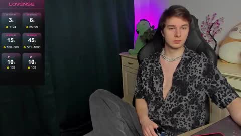 Vincent Strong online show from October 12, 9:13 am