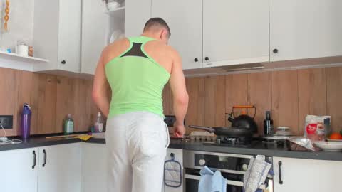 Vincent.  uncut 18cm online show from February 22, 7:45 am